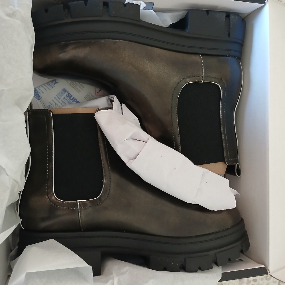Nine West Kimma Pewter Chelsea Boots Sz 7.5 - Picture 5 of 9
